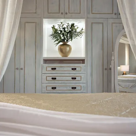 Vilă Bozonos • Classy Escape With Heated Pool