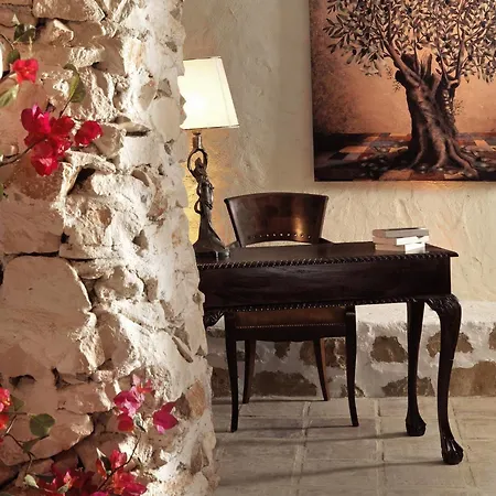 Vilă Bozonos • Classy Escape With Heated Pool