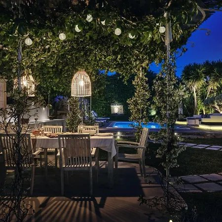 Bozonos • Classy Escape With Heated Pool Vilă