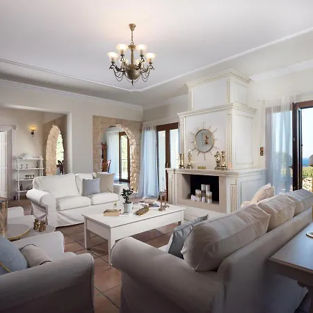 Vilă Bozonos • Classy Escape With Heated Pool *